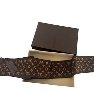 New Louis Vuitton LV logo Silk Bandeau Scarf